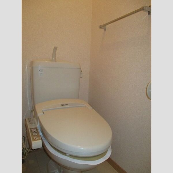 トイレ (トイレ)