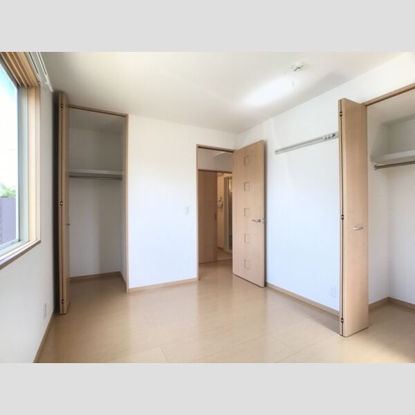 その他 (北側洋室)