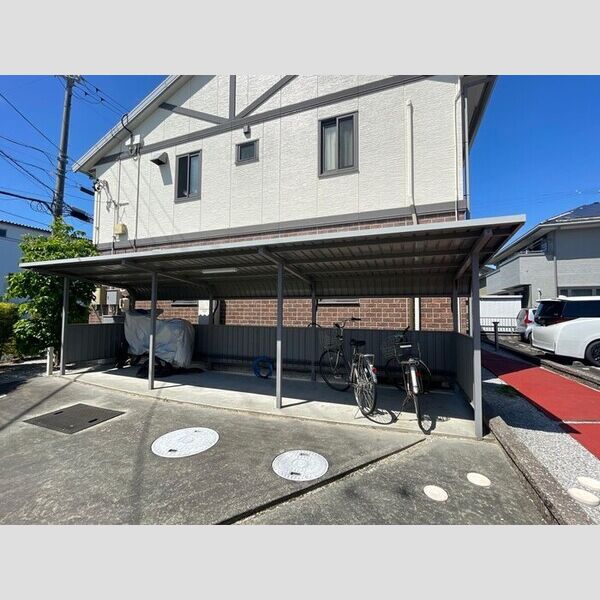 現地周辺 (駐輪場)