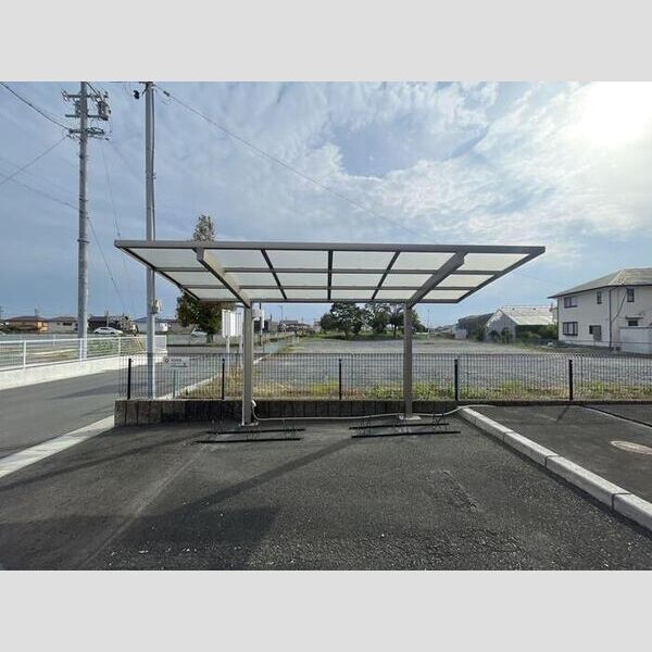 現地周辺 (駐輪場)