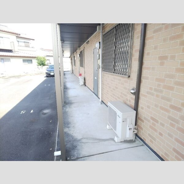 エントランス (エントランス)