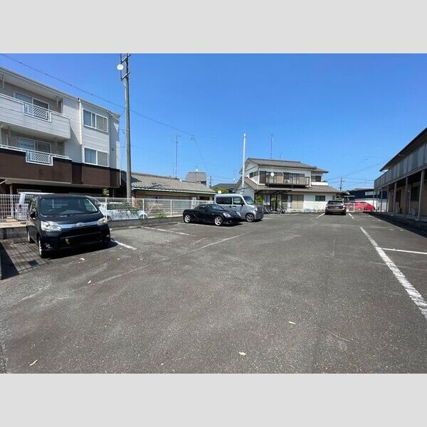 駐車場 (駐車場)
