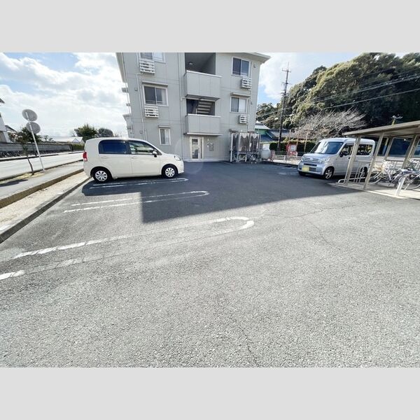駐車場 (駐車場)