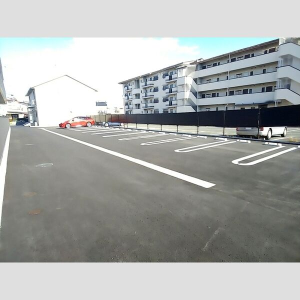 駐車場 (駐車場)