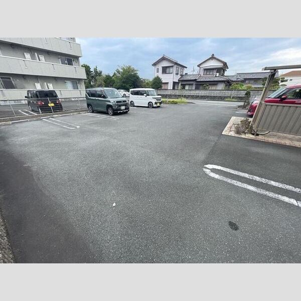 駐車場 (駐車場)