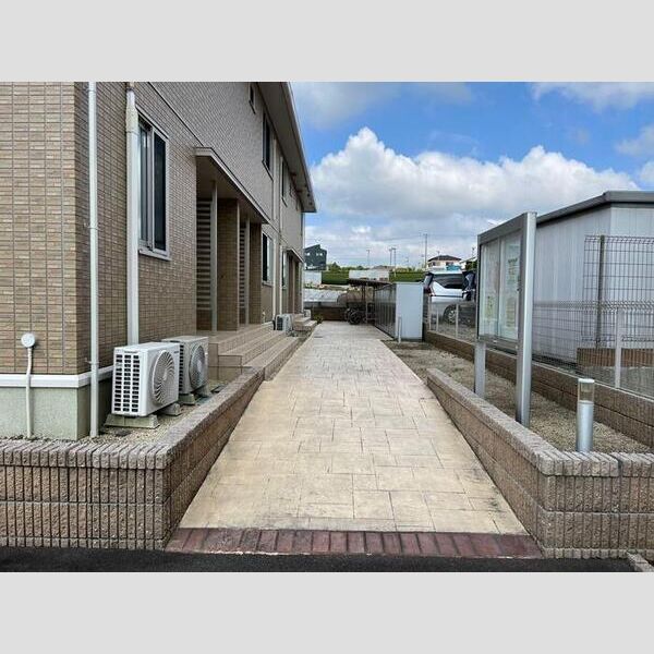 エントランス (エントランス)