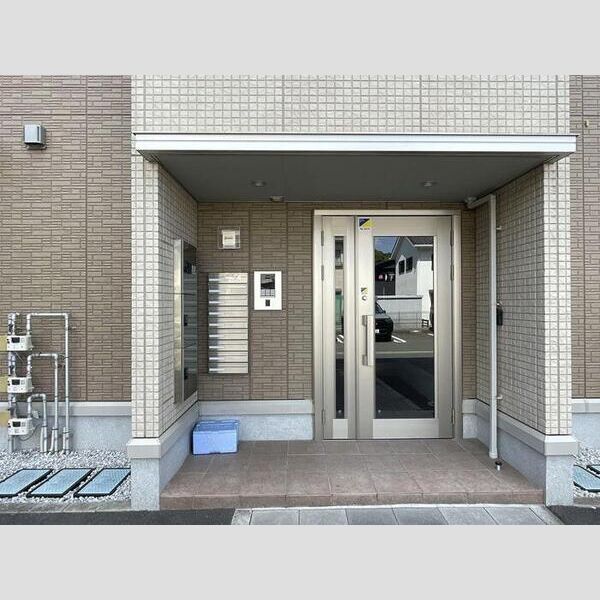 エントランス (エントランス)