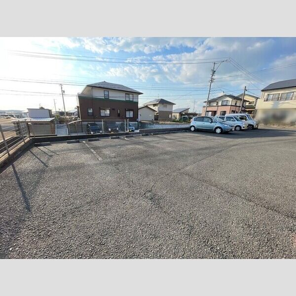 駐車場 (駐車場)