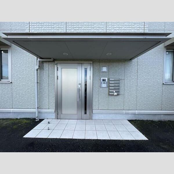 エントランス (エントランス)