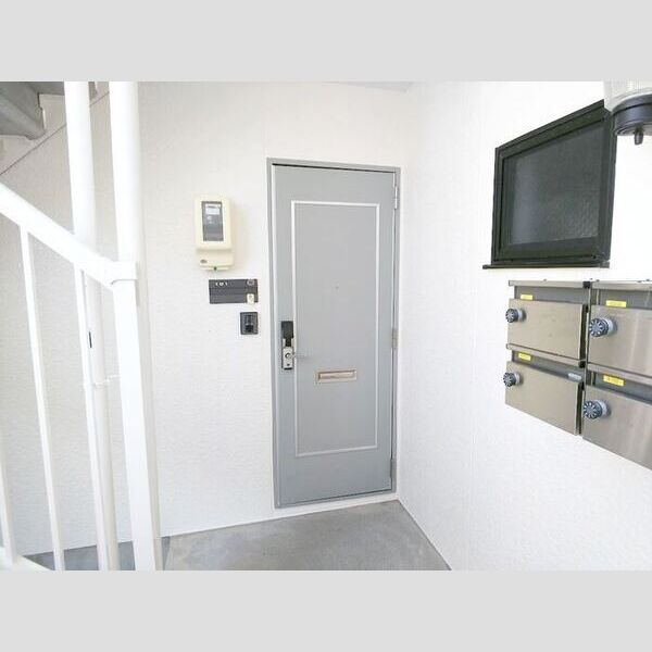 エントランス (エントランス)