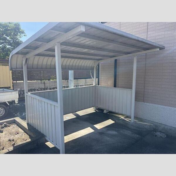 現地周辺 (駐輪場)