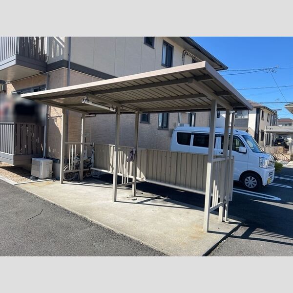 現地周辺 (駐輪場)