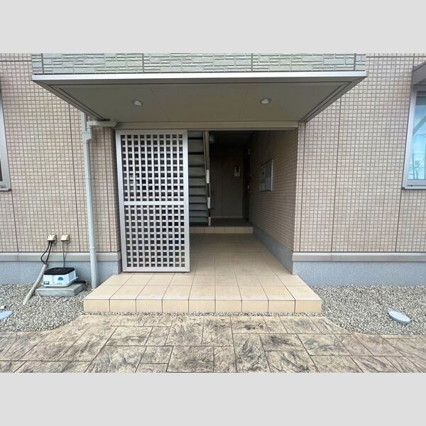 エントランス (エントランス)