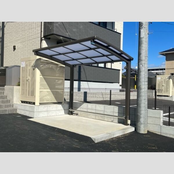 現地周辺 (駐輪場)