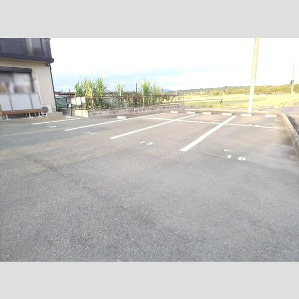 駐車場 (駐車場)