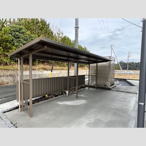 現地周辺 (駐輪場)