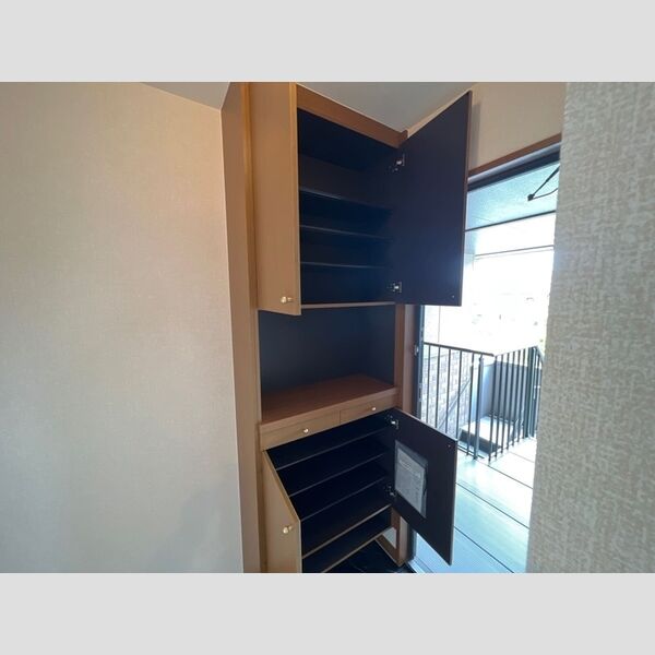 玄関 (シューズボックス)