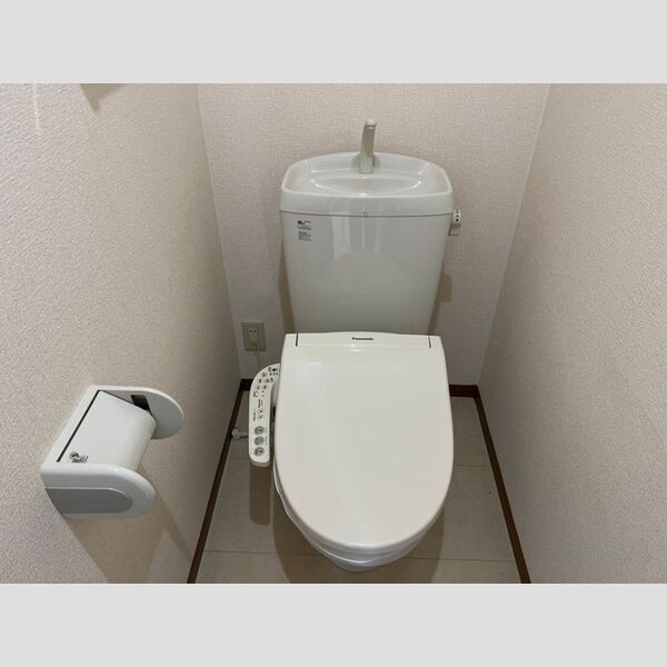 トイレ (温水洗浄暖房便座)