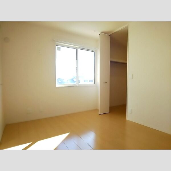 その他 (南側洋室)