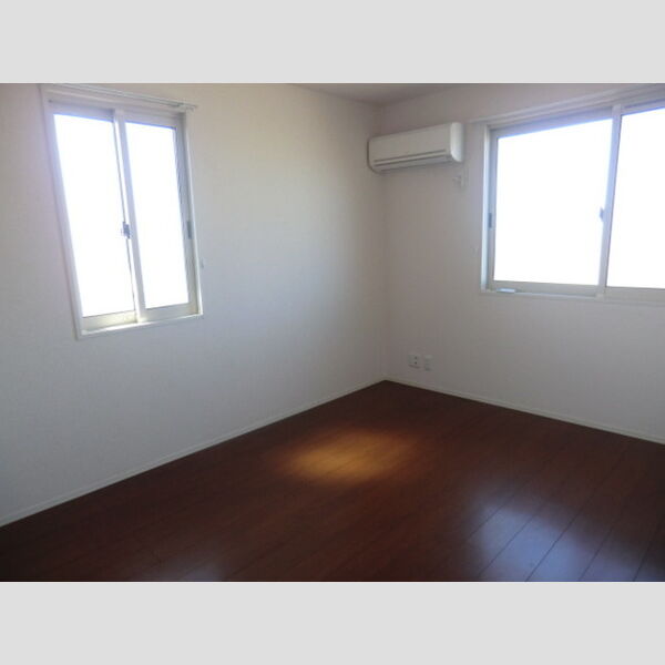 その他 (北側洋室)