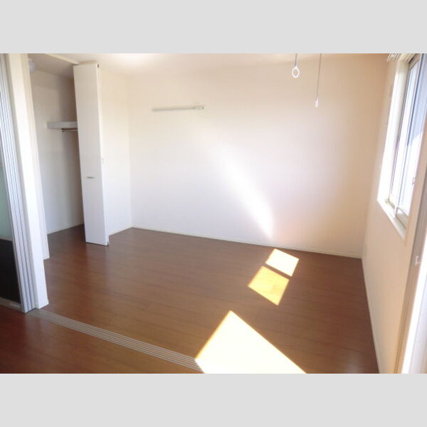 その他 (南側洋室)