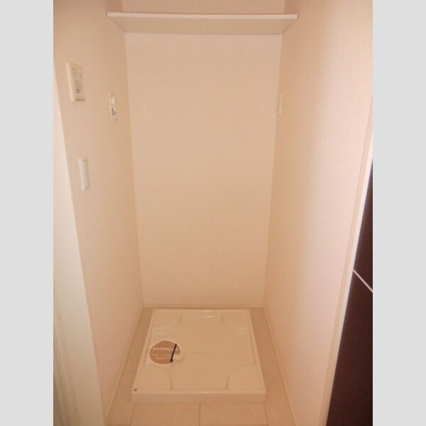 その他 (室内洗濯機置き場)