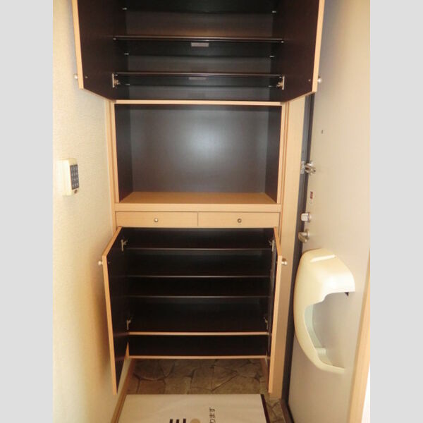 玄関 (シューズボックス)