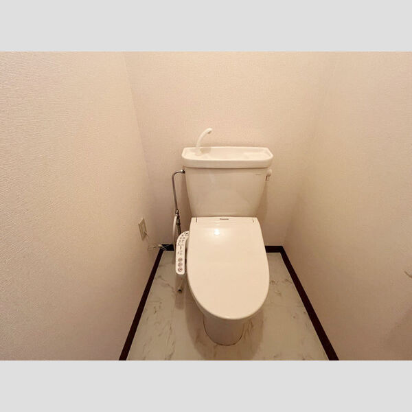 トイレ (温水洗浄暖房便座)