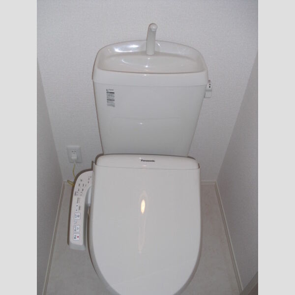 トイレ (温水洗浄暖房便座)