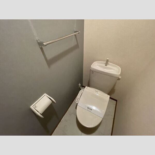 トイレ (温水洗浄暖房便座)