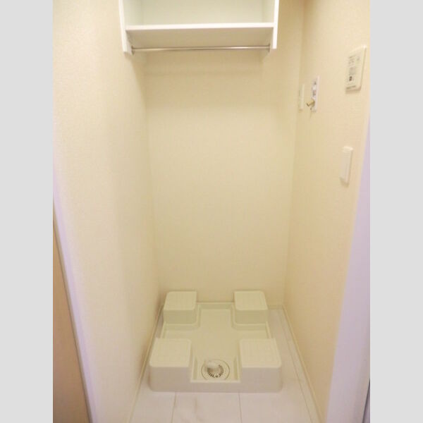 洗面所 (洗濯機置き場)