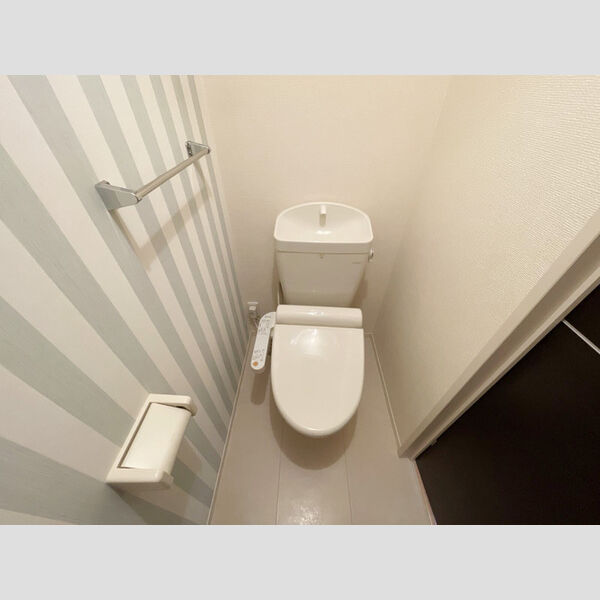 トイレ (温水洗浄暖房便座)