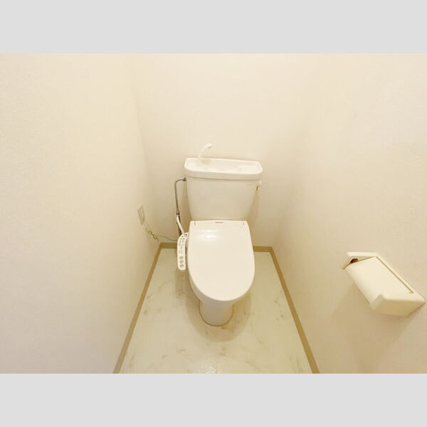 トイレ (温水洗浄暖房便座)