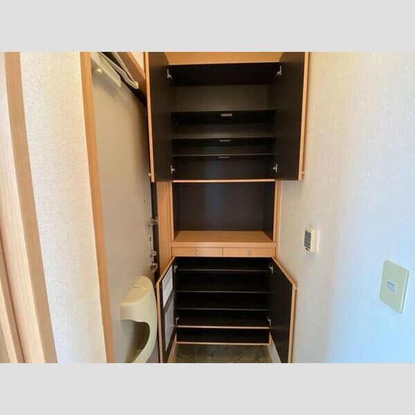 玄関 (シューズボックス)