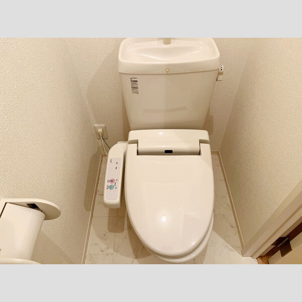 トイレ (温水洗浄暖房便座)