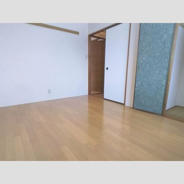 その他 (北側洋室)