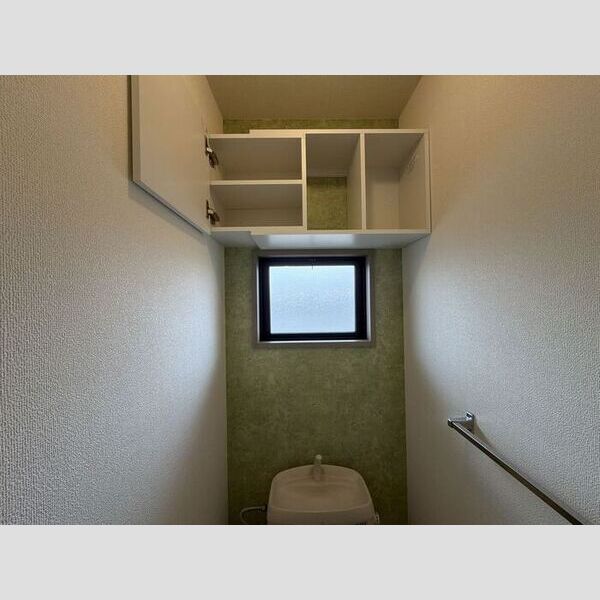 その他設備 (トイレ収納)