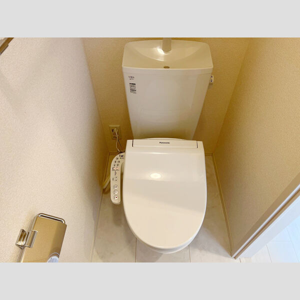 トイレ (温水洗浄暖房便座)