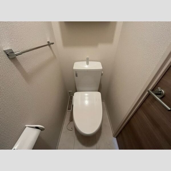 トイレ (温水洗浄暖房便座)