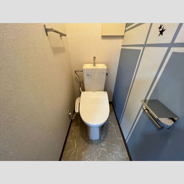 トイレ (温水洗浄暖房便座)