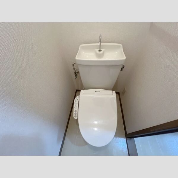 トイレ (温水洗浄暖房便座)