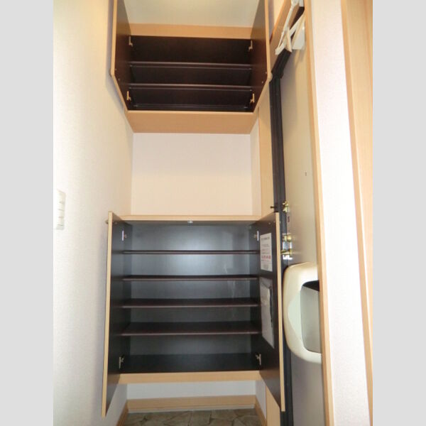 玄関 (シューズボックス)