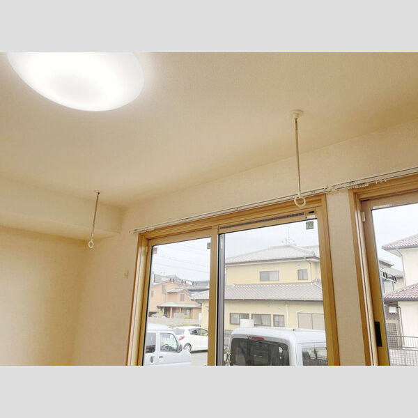 その他設備 (室内物干し)