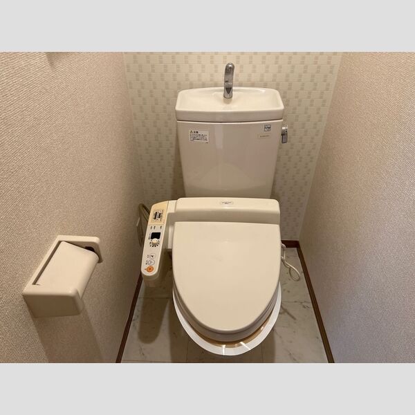 トイレ (温水洗浄暖房便座)
