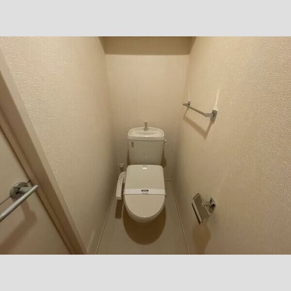 トイレ (温水洗浄暖房便座)