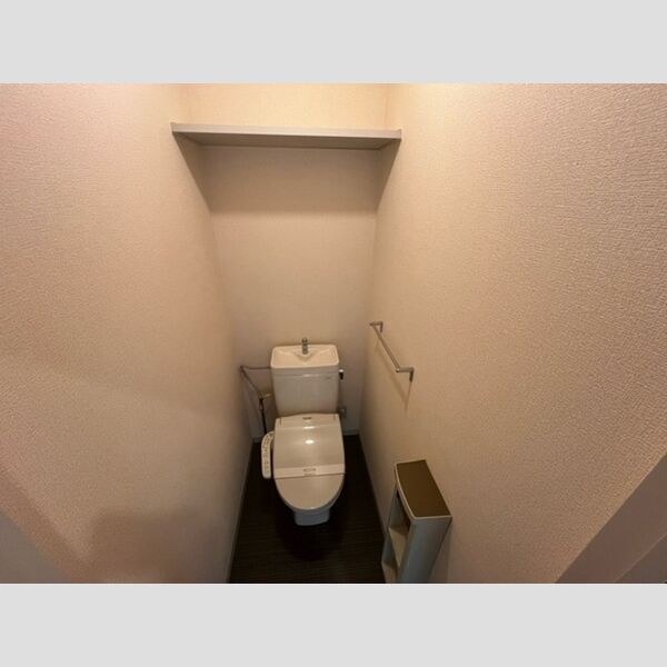 トイレ (温水洗浄暖房便座)