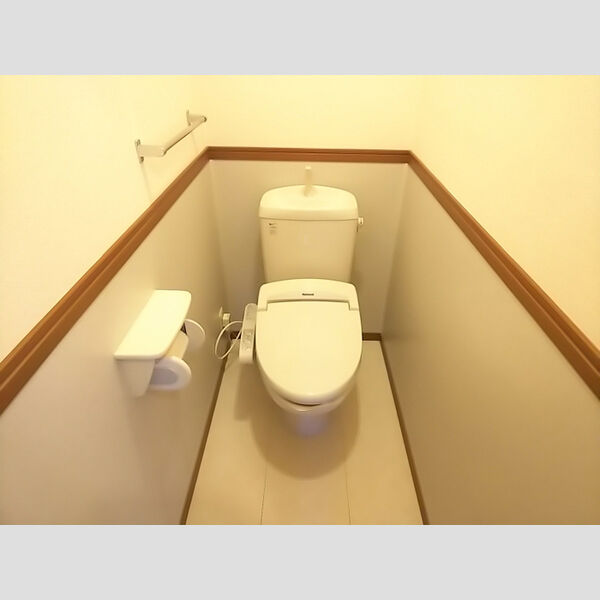 トイレ (トイレ)