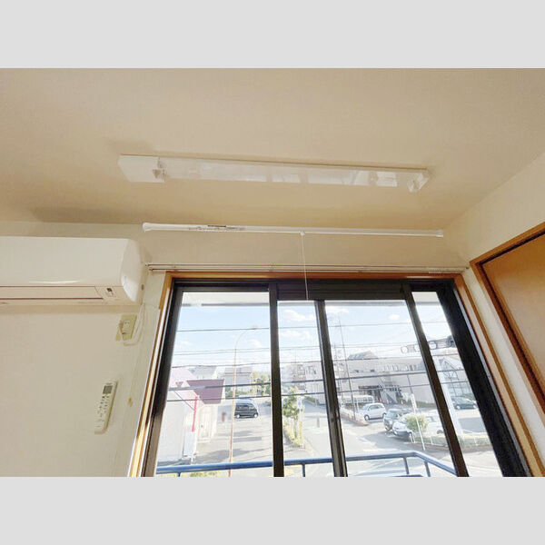 その他設備 (室内物干し)