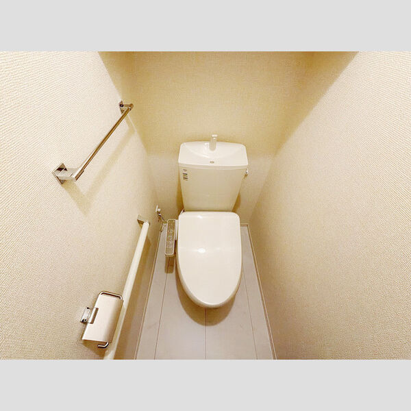 トイレ (温水洗浄暖房便座)