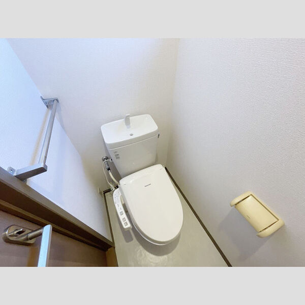 トイレ (温水洗浄暖房便座)